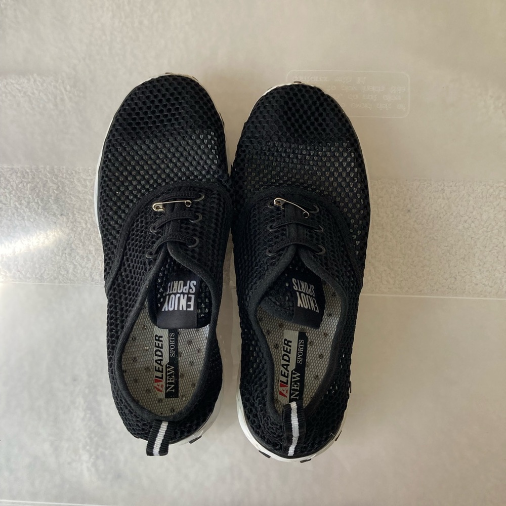 Unisex Black Mesh Water Shoes